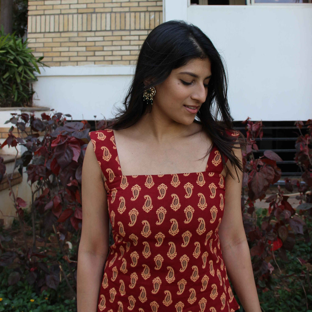 Sedusa (Spice) - Maroon Paisley Top with Open Back Double Tie-Up